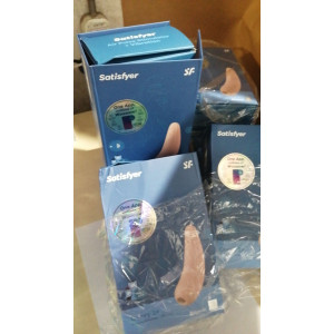 Вакуумний кліторальний стимулятор Satisfyer Curvy 2+ Pink (м'ята упаковка!!!). Photo 2