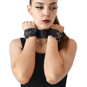 Нашийник з наручниками із натуральної шкіри Art of Sex - Bondage Collar with Handcuffs. Photo 2