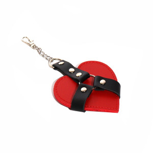 Брелок на карабіні для ключів Art of Sex Chained Heart, Червоний. Photo 3